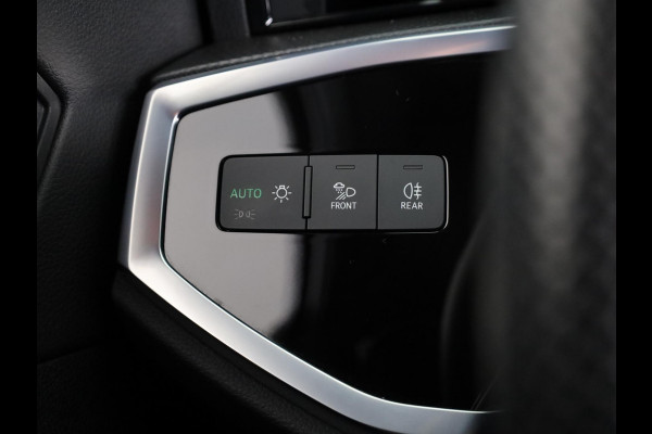Audi Q3 Sportback 45 TFSI e S Edition 245pk | Navigatie | Elektrisch verstelbare voorstoelen | Sonos Audio | Adaptieve cruise controle | Stoelverwarming | S-line interieur