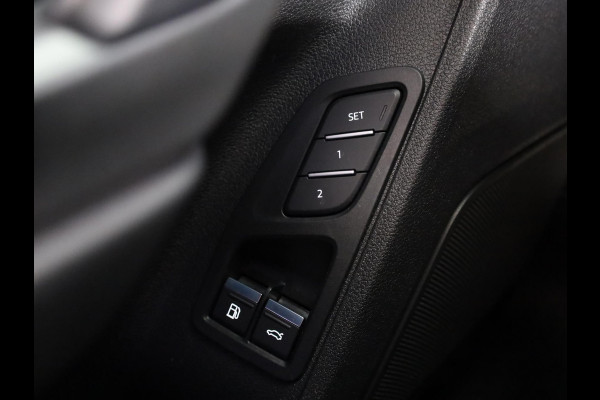 Audi Q3 Sportback 45 TFSI e S Edition 245pk | Navigatie | Elektrisch verstelbare voorstoelen | Sonos Audio | Adaptieve cruise controle | Stoelverwarming | S-line interieur