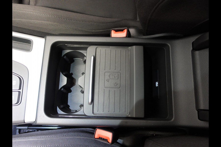 Audi Q5 50 TFSIe PHEV Pro Line Navigatie Apple Carplay/Android Auto Adaptive Cruise Control Parkeersensoren Camera Elektrische achterklep LED Stoelverwarming