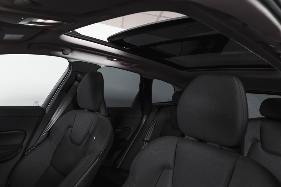 Volvo XC60 2.0 Recharge T6 AWD Business Pro | S/K Panodak | Elek. Trekhaak | Dig.Cockpit | Adapt.Cruise | Stoel-+Stuurverw. | Camera | PDC | NAV+App.Connect | Auto.Airco | LM 18" |