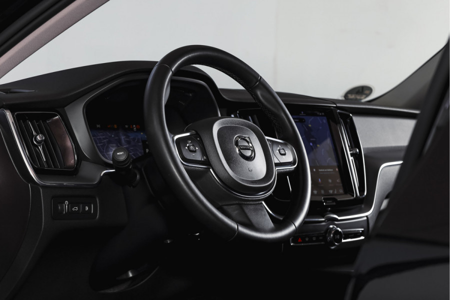 Volvo XC60 2.0 Recharge T6 AWD Business Pro | S/K Panodak | Elek. Trekhaak | Dig.Cockpit | Adapt.Cruise | Stoel-+Stuurverw. | Camera | PDC | NAV+App.Connect | Auto.Airco | LM 18" |
