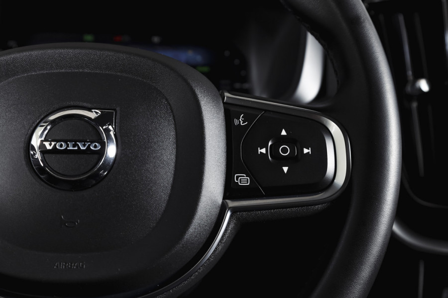 Volvo XC60 2.0 Recharge T6 AWD Business Pro | S/K Panodak | Elek. Trekhaak | Dig.Cockpit | Adapt.Cruise | Stoel-+Stuurverw. | Camera | PDC | NAV+App.Connect | Auto.Airco | LM 18" |