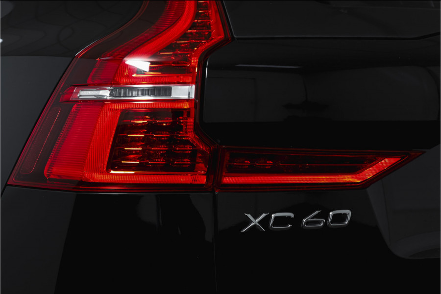 Volvo XC60 2.0 Recharge T6 AWD Business Pro | S/K Panodak | Elek. Trekhaak | Dig.Cockpit | Adapt.Cruise | Stoel-+Stuurverw. | Camera | PDC | NAV+App.Connect | Auto.Airco | LM 18" |