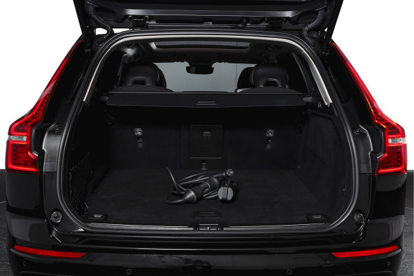 Volvo XC60 2.0 Recharge T6 AWD Business Pro | S/K Panodak | Elek. Trekhaak | Dig.Cockpit | Adapt.Cruise | Stoel-+Stuurverw. | Camera | PDC | NAV+App.Connect | Auto.Airco | LM 18" |