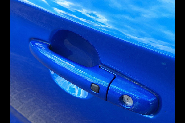 Suzuki Swift 1.2 Style | Navi | Adaptive Cruise | LED |  Climate | Camera | Blindspot | Two-Tone |
