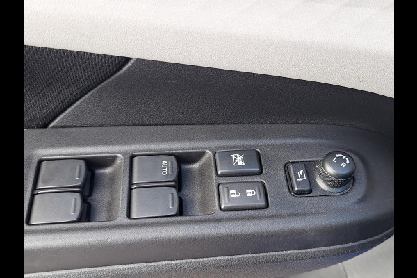 Suzuki Swift 1.2 Style | Navi | Adaptive Cruise | LED |  Climate | Camera | Blindspot | Two-Tone |