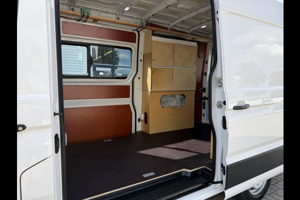 Volkswagen Crafter 35 2.0 TDI 177pk L3H3 ( L2H2 ) Comfortline / vaste prijs rijklaar € 23.950 ex btw / euro 6 / lease vanaf € 391 / dubbele schuifdeur / ramen rondom / airco / cruise / navi / camera !