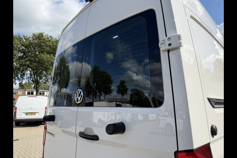 Volkswagen Crafter 35 2.0 TDI 177pk L3H3 ( L2H2 ) Comfortline / vaste prijs rijklaar € 23.950 ex btw / euro 6 / lease vanaf € 391 / dubbele schuifdeur / ramen rondom / airco / cruise / navi / camera !