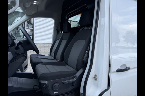 Volkswagen Crafter 35 2.0 TDI 177pk L3H3 ( L2H2 ) Comfortline / vaste prijs rijklaar € 23.950 ex btw / euro 6 / lease vanaf € 391 / dubbele schuifdeur / ramen rondom / airco / cruise / navi / camera !