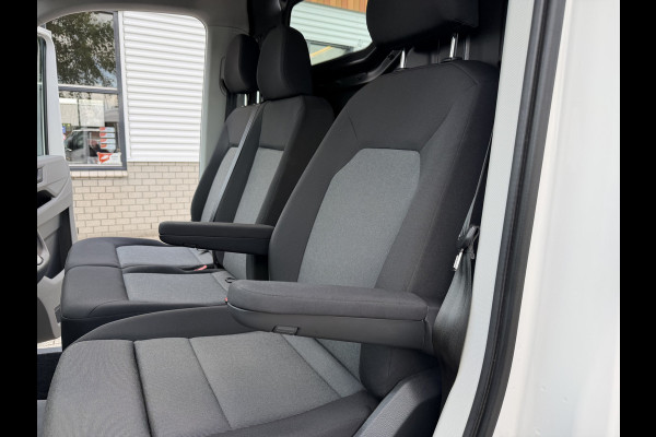 Volkswagen Crafter 35 2.0 TDI 177pk L3H3 ( L2H2 ) Comfortline / vaste prijs rijklaar € 23.950 ex btw / euro 6 / lease vanaf € 391 / dubbele schuifdeur / ramen rondom / airco / cruise / navi / camera !
