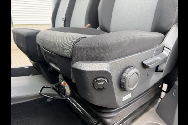 Volkswagen Crafter 35 2.0 TDI 177pk L3H3 ( L2H2 ) Comfortline / vaste prijs rijklaar € 23.950 ex btw / euro 6 / lease vanaf € 391 / dubbele schuifdeur / ramen rondom / airco / cruise / navi / camera !