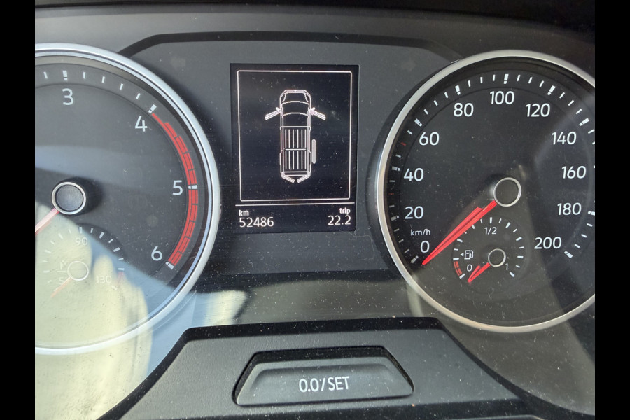 Volkswagen Crafter 35 2.0 TDI 177pk L3H3 ( L2H2 ) Comfortline / vaste prijs rijklaar € 23.950 ex btw / euro 6 / lease vanaf € 391 / dubbele schuifdeur / ramen rondom / airco / cruise / navi / camera !