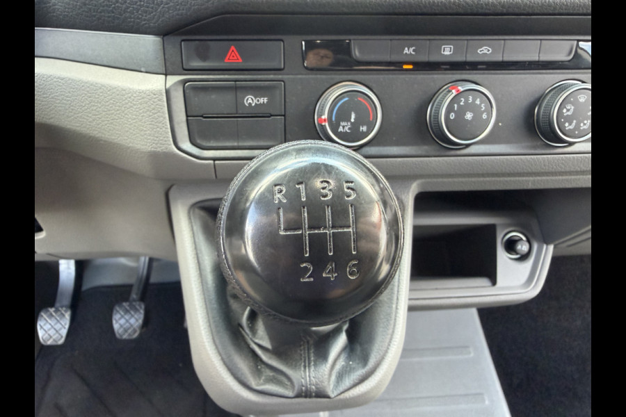 Volkswagen Crafter 35 2.0 TDI 177pk L3H3 ( L2H2 ) Comfortline / vaste prijs rijklaar € 23.950 ex btw / euro 6 / lease vanaf € 391 / dubbele schuifdeur / ramen rondom / airco / cruise / navi / camera !