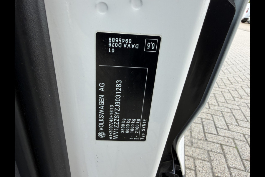 Volkswagen Crafter 35 2.0 TDI 177pk L3H3 ( L2H2 ) Comfortline / vaste prijs rijklaar € 23.950 ex btw / euro 6 / lease vanaf € 391 / dubbele schuifdeur / ramen rondom / airco / cruise / navi / camera !