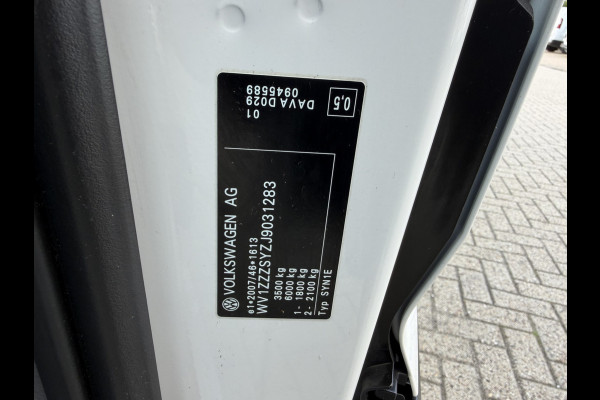 Volkswagen Crafter 35 2.0 TDI 177pk L3H3 ( L2H2 ) Comfortline / vaste prijs rijklaar € 23.950 ex btw / euro 6 / lease vanaf € 391 / dubbele schuifdeur / ramen rondom / airco / cruise / navi / camera !