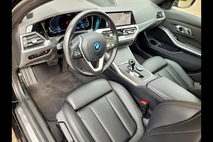 BMW 3 Serie Touring 320e Pano 360-Cam Tr.haak, 98% SOH (BTW-auto)
