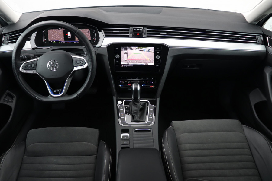 Volkswagen Passat 1.4 TSI PHEV GTE IQ LED Trekhaak Virtual Leder
