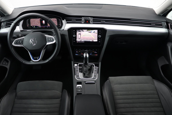 Volkswagen Passat 1.4 TSI PHEV GTE IQ LED Trekhaak Virtual Leder