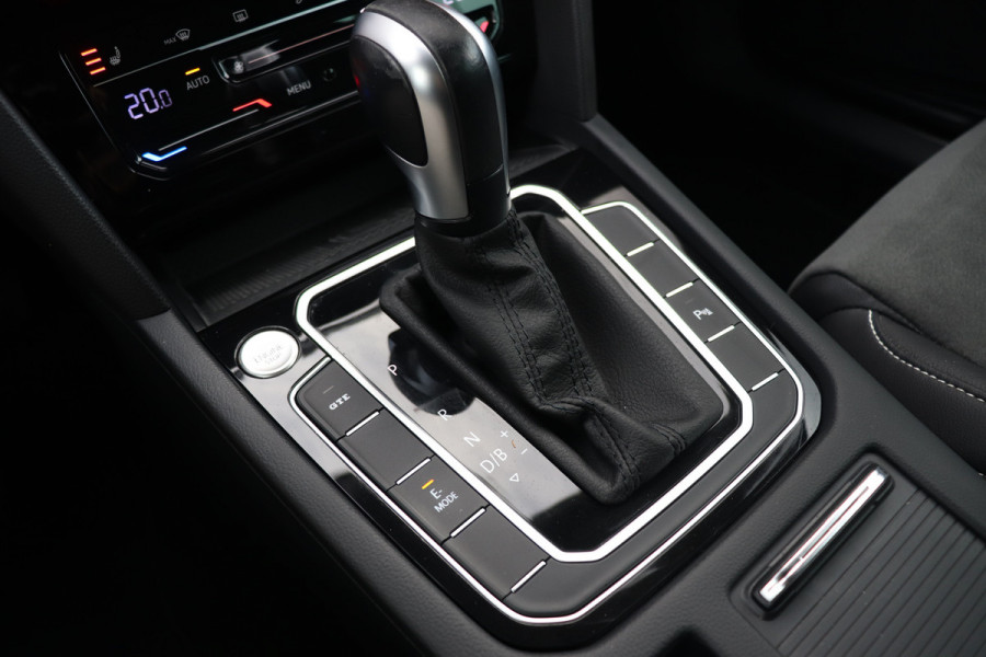 Volkswagen Passat 1.4 TSI PHEV GTE IQ LED Trekhaak Virtual Leder