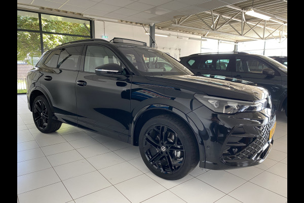 Volkswagen Tiguan 1.5 eHybrid R-Line Edition 272 PK Black-Style Panoramadak / Headup / Dynamic Light / harman-kardon / Trekhaak/ Leer / Massage stoelen