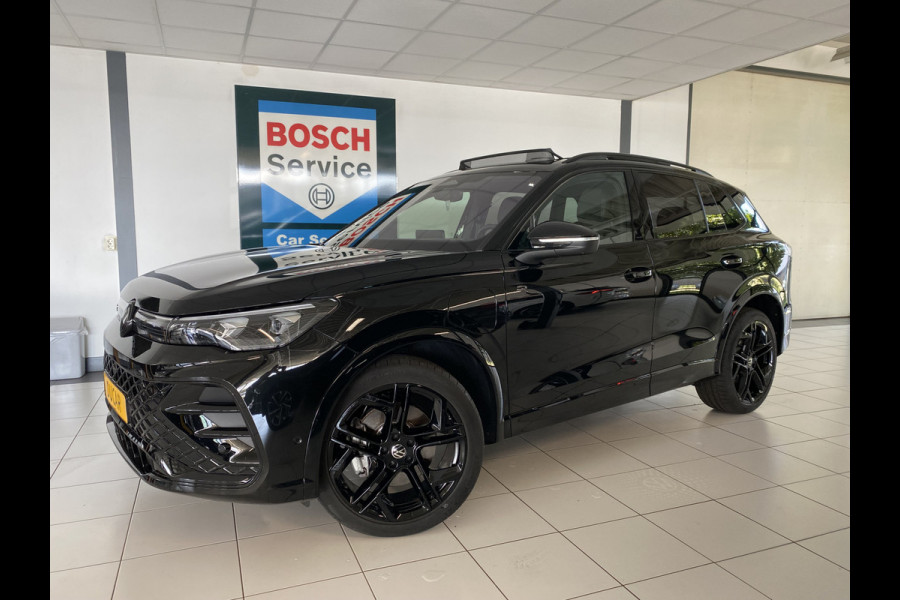 Volkswagen Tiguan 1.5 eHybrid R-Line Edition 272 PK Black-Style Panoramadak / Headup / Dynamic Light / harman-kardon / Trekhaak/ Leer / Massage stoelen