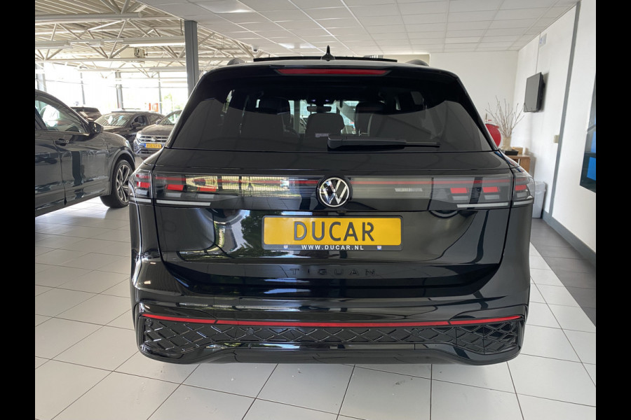 Volkswagen Tiguan 1.5 eHybrid R-Line Edition 272 PK Black-Style Panoramadak / Headup / Dynamic Light / harman-kardon / Trekhaak/ Leer / Massage stoelen
