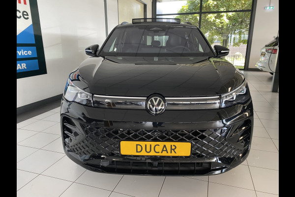Volkswagen Tiguan 1.5 eHybrid R-Line Edition 272 PK Black-Style Panoramadak / Headup / Dynamic Light / harman-kardon / Trekhaak/ Leer / Massage stoelen