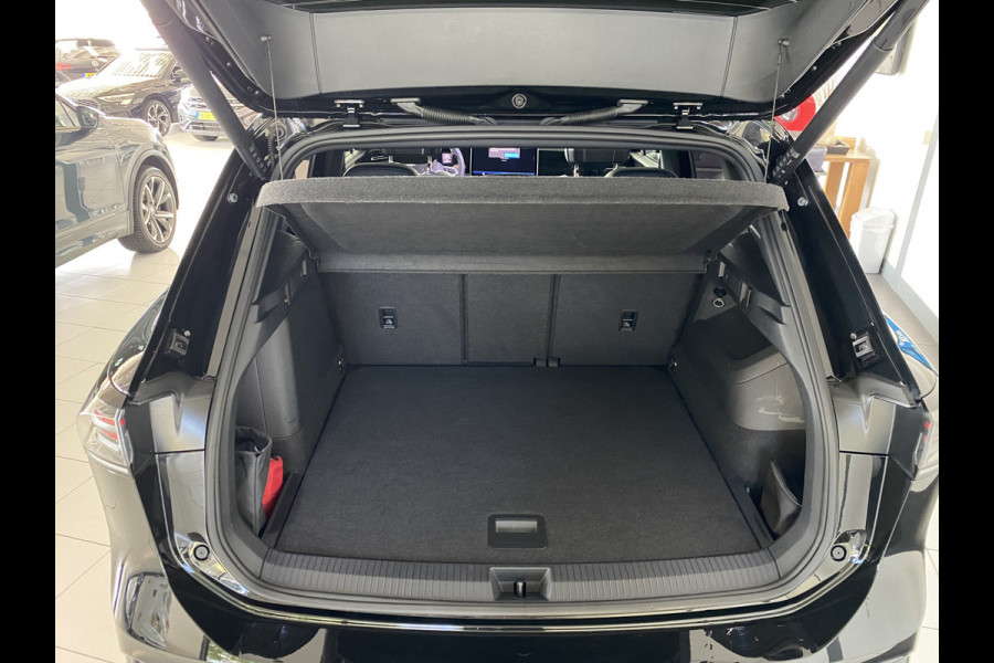 Volkswagen Tiguan 1.5 eHybrid R-Line Edition 272 PK Black-Style Panoramadak / Headup / Dynamic Light / harman-kardon / Trekhaak/ Leer / Massage stoelen