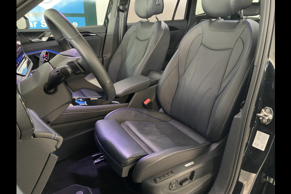 Volkswagen Tiguan 1.5 eHybrid R-Line Edition 272 PK Black-Style Panoramadak / Headup / Dynamic Light / harman-kardon / Trekhaak/ Leer / Massage stoelen
