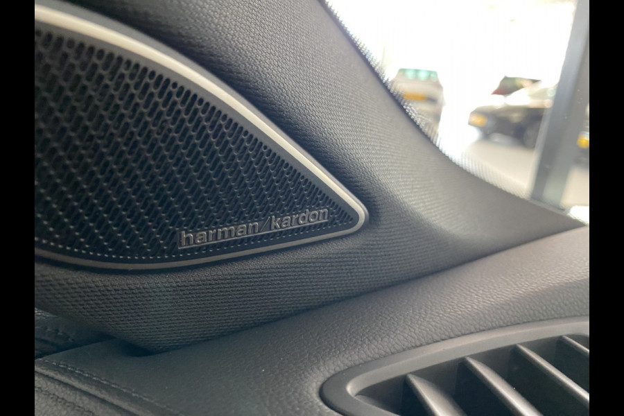 Volkswagen Tiguan 1.5 eHybrid R-Line Edition 272 PK Black-Style Panoramadak / Headup / Dynamic Light / harman-kardon / Trekhaak/ Leer / Massage stoelen