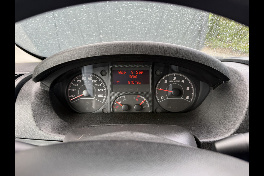 Peugeot Boxer 2.0 BlueHDI 131 PK EURO 6 / PICK UP / 7-PERS DUBBELE CABINE / AIRCO / TREKHAAK / 2500 KG AHG