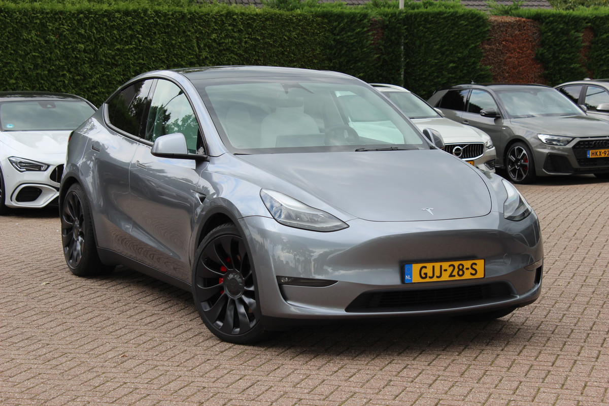 Tesla Model Y Performance AWD 75 kWh / Hardware 4 / AMD Ryzen / Panoramadak / Camera / 21'' / Stoelverwarming