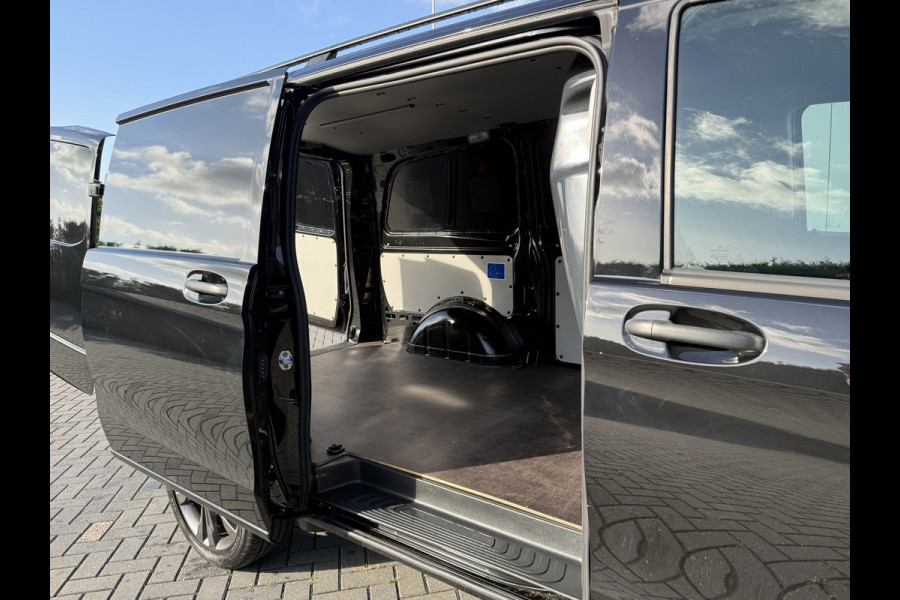 Mercedes-Benz Vito 114 CDI 136 PK AUTOMAAT / L2H1 / 1e EIG. / CAMERA / CRUISE / ECC / NAVI / LICHTMETALEN VELGEN