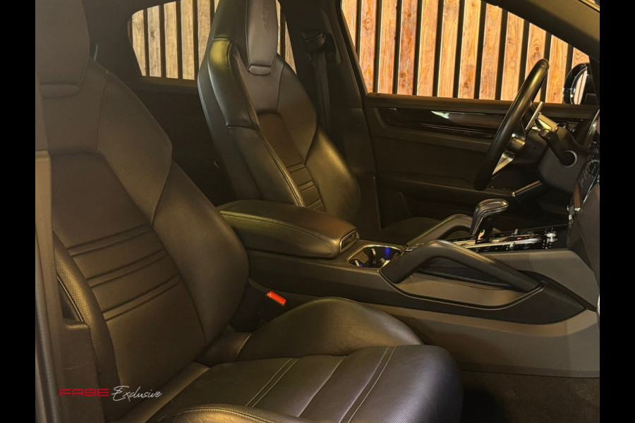 Porsche Cayenne Coupé 3.0 / Sport chrono / HUD / Sportuitlaat / Bose / Trekhaak / Memory / Stoelventilatie / Pano