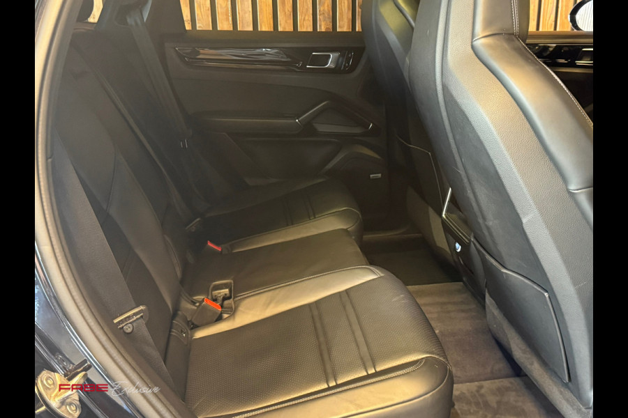 Porsche Cayenne Coupé 3.0 / Sport chrono / HUD / Sportuitlaat / Bose / Trekhaak / Memory / Stoelventilatie / Pano
