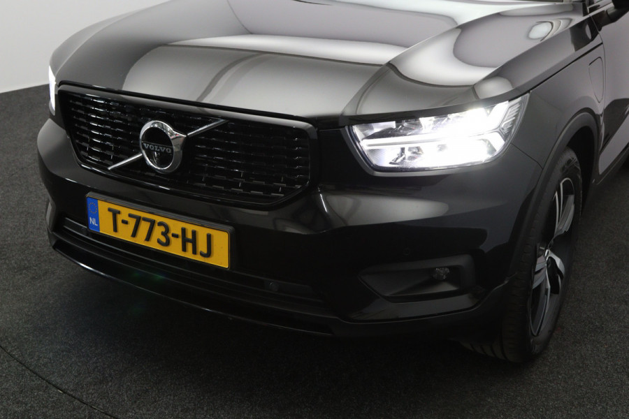 Volvo XC40 1.5 T5 262 PK Recharge R-Design PHEV, Trekhaak, Panoramadak, H/K Sound, Keyless, Adap. Cruise Control