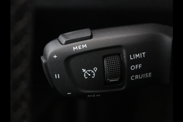Peugeot 3008 1.6 HYbrid 225 Allure | SOH 97,8% | Half leder | Cruise control | Camera | Park assist | Carplay | Climate control | Full LED