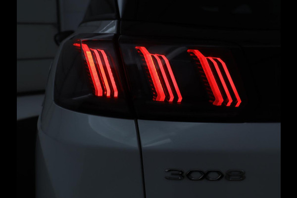 Peugeot 3008 1.6 HYbrid 225 Allure | SOH 97,8% | Half leder | Cruise control | Camera | Park assist | Carplay | Climate control | Full LED
