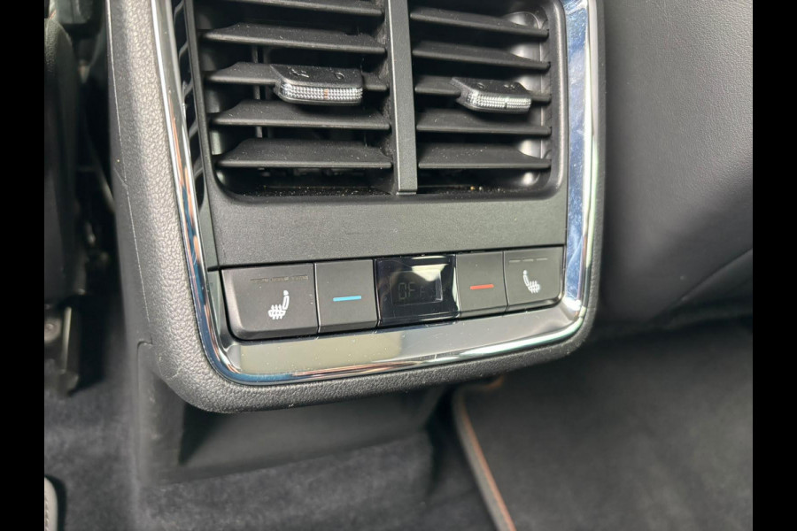 Škoda ENYAQ iV Business Edition 80 Design Selection Suite 204PK | SOH 94% | Wegklapbare Trekhaak | Warmtepomp | Navigatie | 360-Graden Camera | 20" LMV | Elektr. Klep
