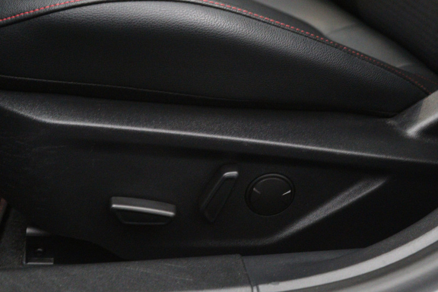 Ford Focus 1.5 EcoBoost 150 PK Automaat ST Line Business, Panoramadak, LED, B&O Sound, Adap. Cruise Control