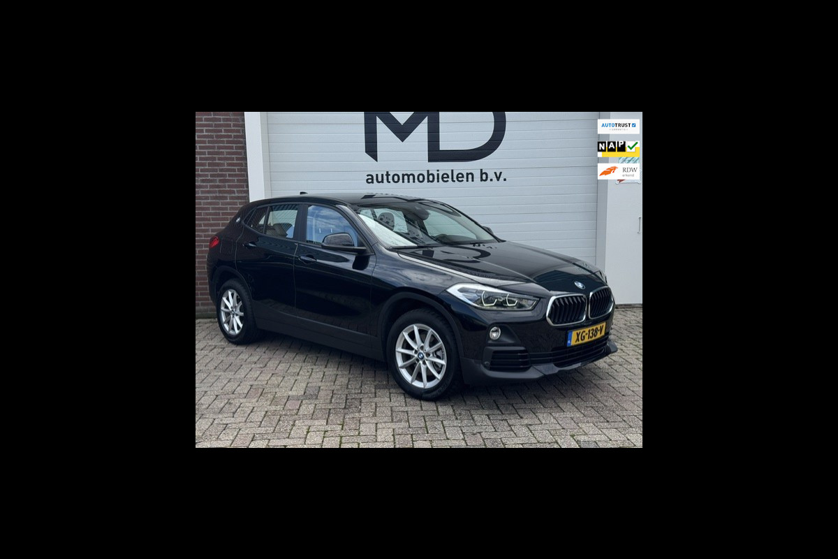 BMW X2 SDrive18i Executive - Sportstoelen - Leder -LED - NAP
