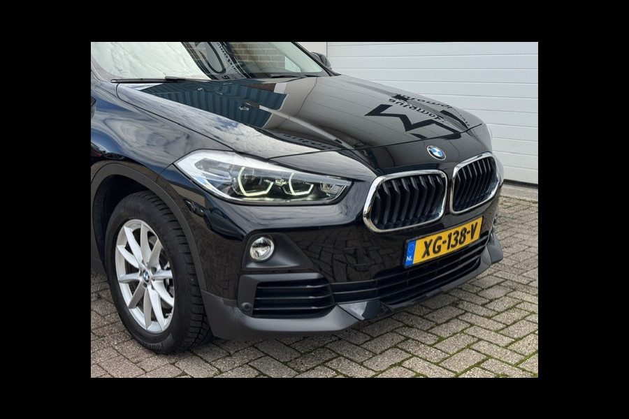 BMW X2 SDrive18i Executive - Sportstoelen - Leder -LED - NAP