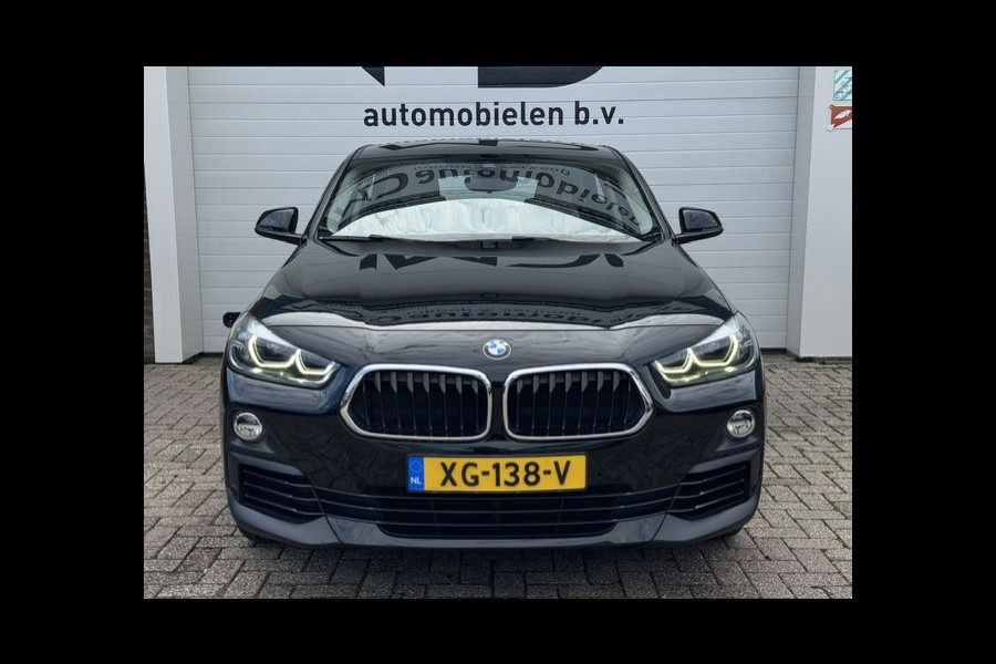BMW X2 SDrive18i Executive - Sportstoelen - Leder -LED - NAP