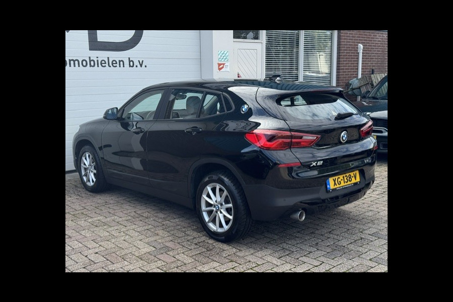 BMW X2 SDrive18i Executive - Sportstoelen - Leder -LED - NAP
