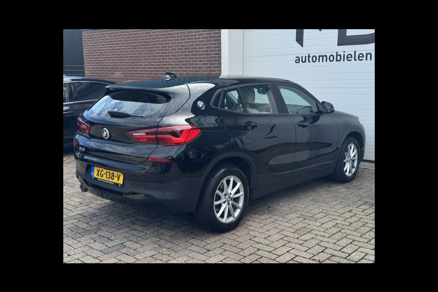 BMW X2 SDrive18i Executive - Sportstoelen - Leder -LED - NAP
