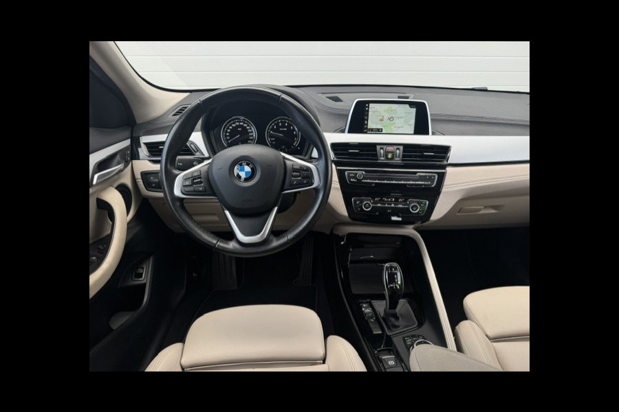 BMW X2 SDrive18i Executive - Sportstoelen - Leder -LED - NAP