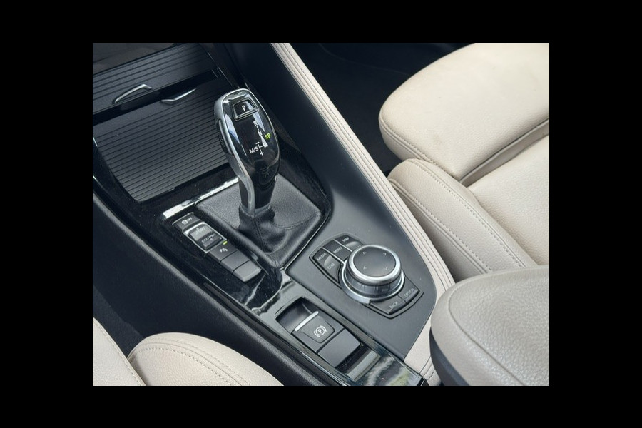 BMW X2 SDrive18i Executive - Sportstoelen - Leder -LED - NAP