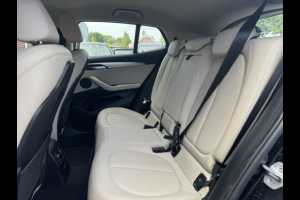 BMW X2 SDrive18i Executive - Sportstoelen - Leder -LED - NAP