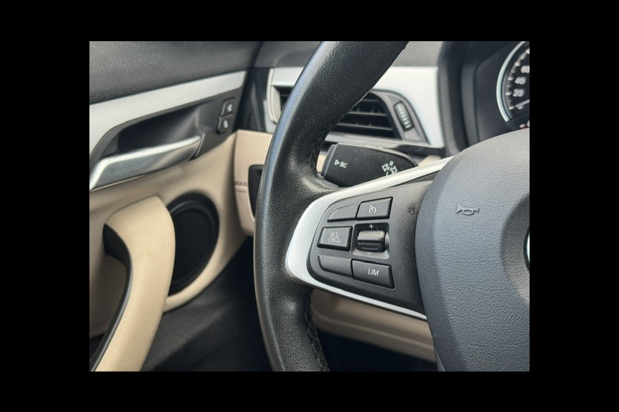 BMW X2 SDrive18i Executive - Sportstoelen - Leder -LED - NAP