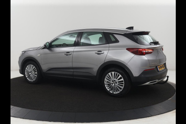 Opel Grandland X 1.6 Turbo Innovation | Half leder | Cruise control | Trekhaak | Navigatie | Carplay | Climate control | Park assist | 18" velgen